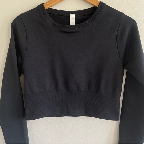 Offline By Aerie Sidewalk Seamless Long Sleeve Cropped T-Shirt Black Size Medium - Picture 1 of 8